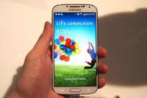 Galaxy S4 и S4 Mini в черном цвете появятся скоро.