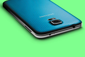 Samsung Galaxy S5 будет иметь QHD-дисплей и сканер сетчатки глаза?